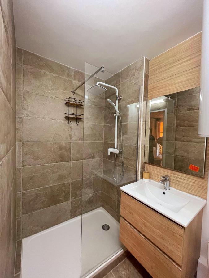 Le Studio Tahiti 4 Pers 600M De La Plage La Faviere Борм-ле-Мимоза Экстерьер фото
